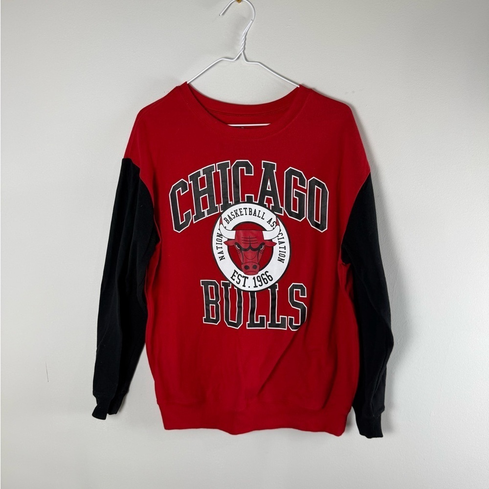NBA Red and Black Chicago Bulls Sweatshirt